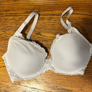 Natori Lace Trimmed Bra - Light Gray